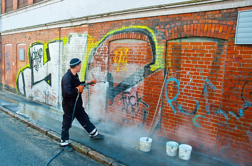 Graffiti Removal – What Are the Three Most Common Graffiti Removal Methods in Knoxville?